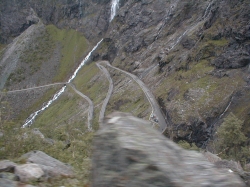 Trollstien snor sig