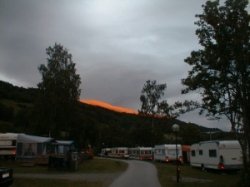 Solen kaster de sidste strler p den verste tinde